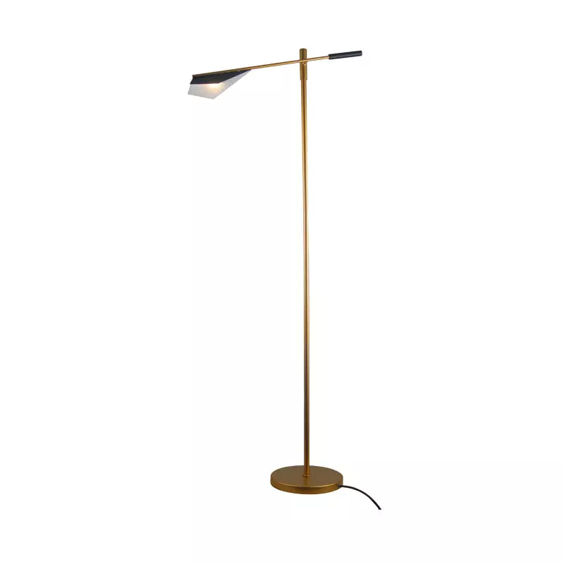 Lampa podłogowa do pokoju seniora