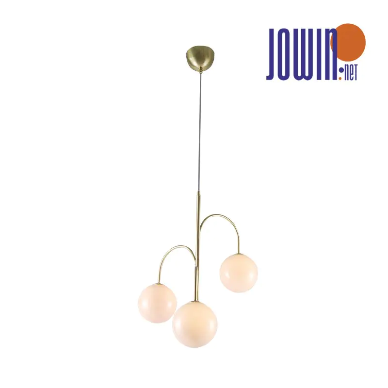 Lampa wisząca w holu budynku biurowego